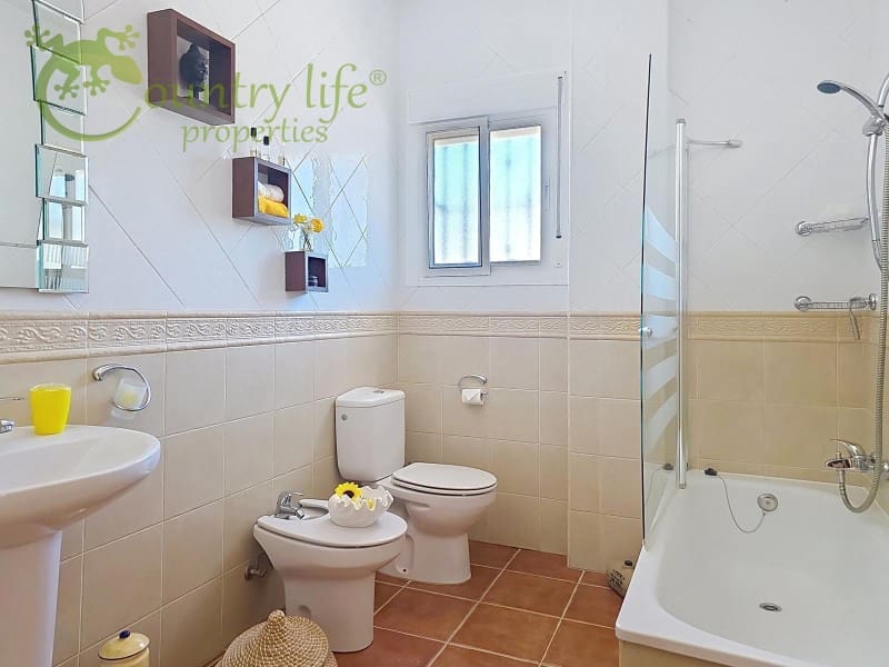 3 bedroom Villa for sale in Alcaucin - € 339,000 (Ref: 9855479)
