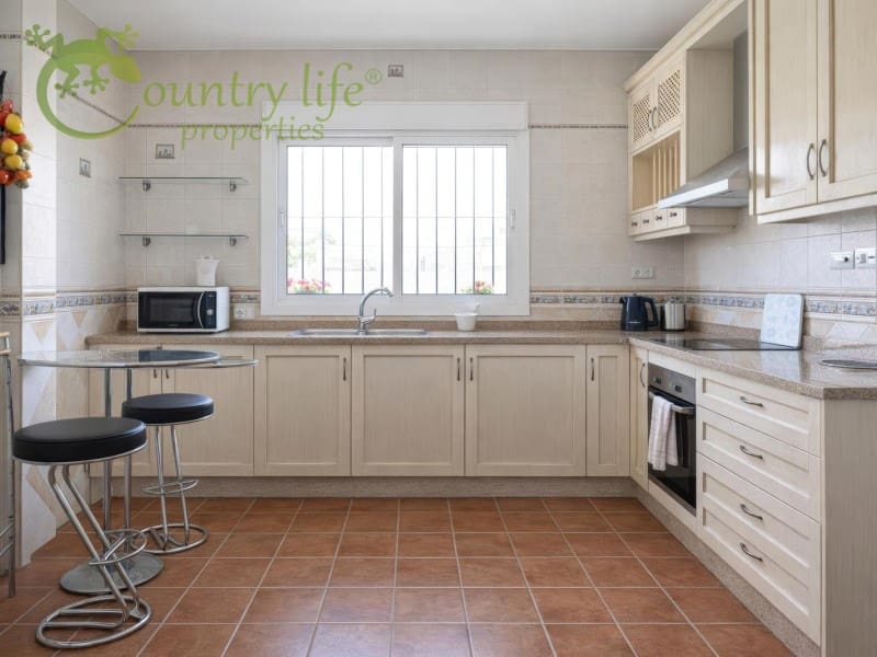 3 bedroom Villa for sale in Alcaucin - € 339,000 (Ref: 9855479)