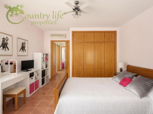 3 sypialnia Willa na sprzedaż w Alcaucín - 339 000 € (Ref: 9855479)