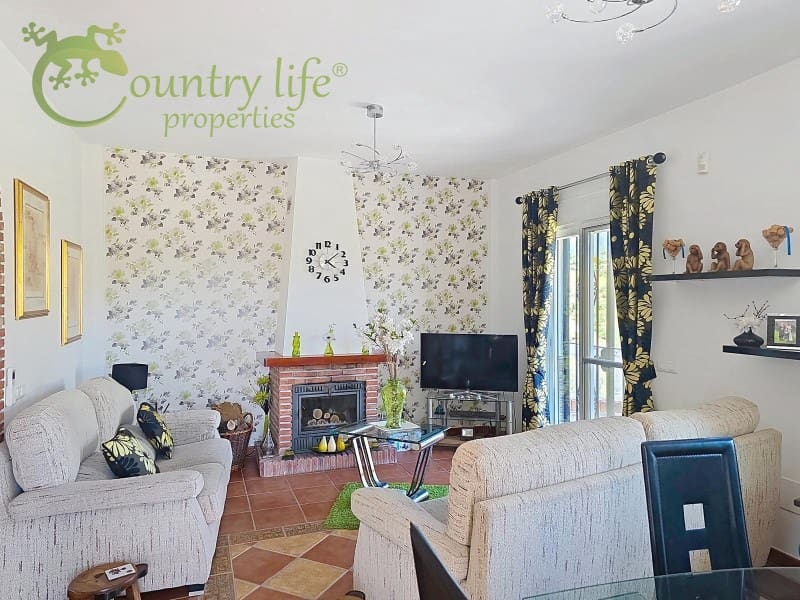 3 bedroom Villa for sale in Alcaucin - € 339,000 (Ref: 9855479)