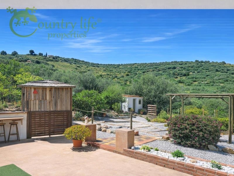 3 bedroom Villa for sale in Alcaucin - € 339,000 (Ref: 9855479)