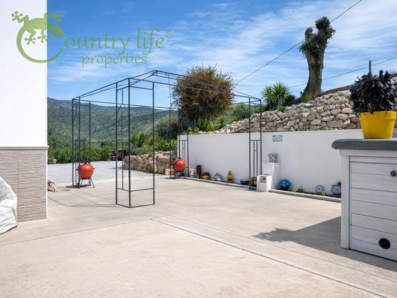 3 bedroom Villa for sale in Alcaucin - € 339,000 (Ref: 9855479)