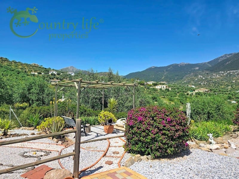 3 bedroom Villa for sale in Alcaucin - € 339,000 (Ref: 9855479)