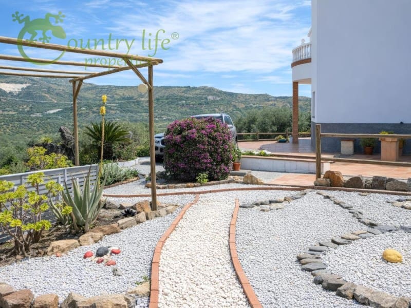 3 bedroom Villa for sale in Alcaucin - € 339,000 (Ref: 9855479)