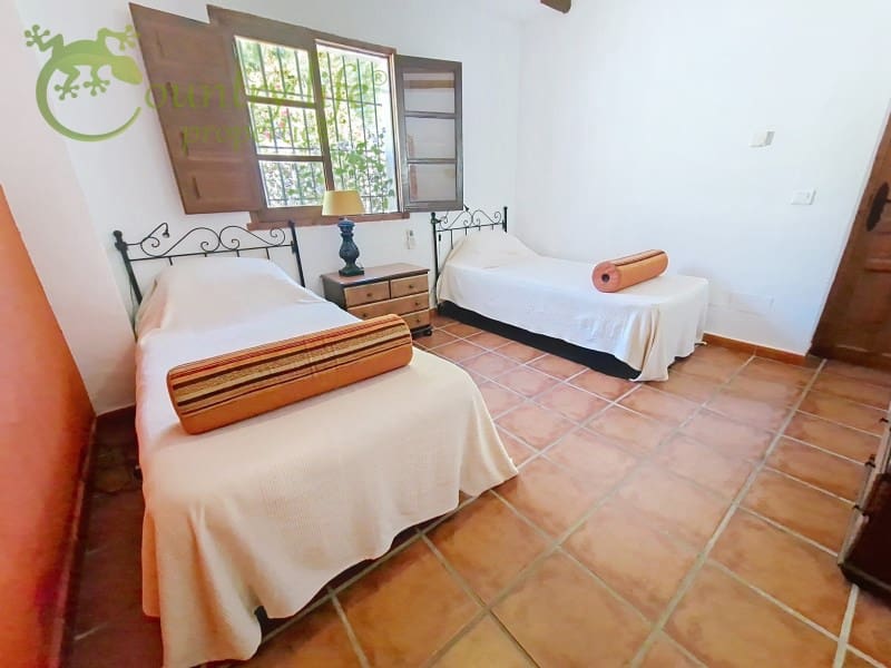 3 soveværelse Finca/Landehus til salg i Canillas de Aceituno - € 499.000 (Ref: 9973000)
