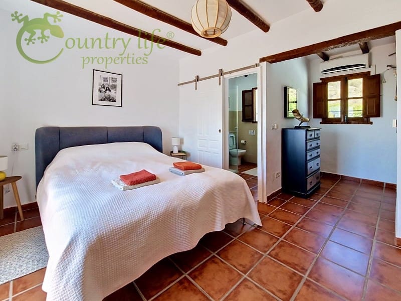 3 soveværelse Finca/Landehus til salg i Canillas de Aceituno - € 499.000 (Ref: 9973000)