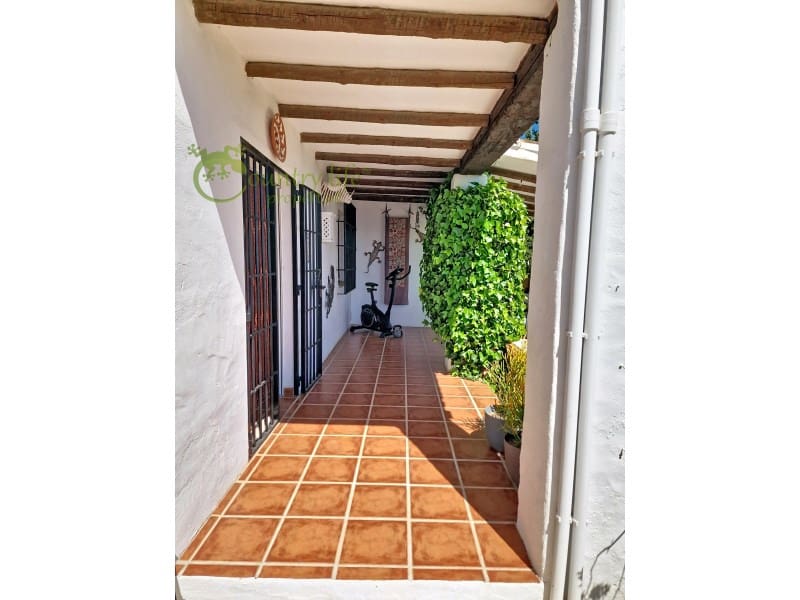 3 soveværelse Finca/Landehus til salg i Canillas de Aceituno - € 499.000 (Ref: 9973000)