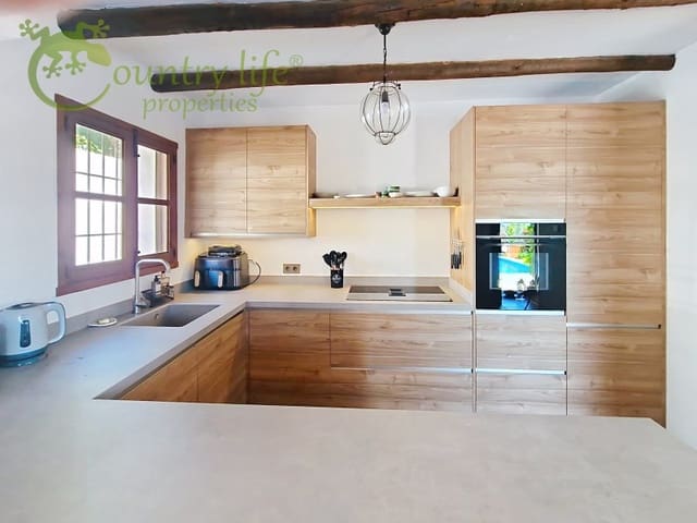 3 soverom Finca/Herregård til salgs i Canillas de Aceituno - € 499 000 (Ref: 9973000)