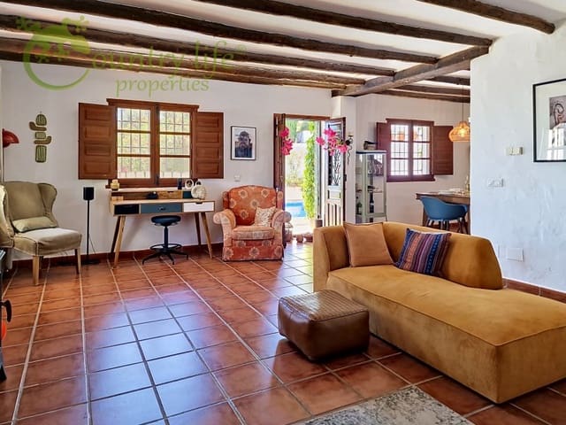 3 soverom Finca/Herregård til salgs i Canillas de Aceituno - € 499 000 (Ref: 9973000)