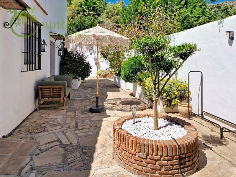 3 soveværelse Finca/Landehus til salg i Canillas de Aceituno - € 499.000 (Ref: 9973000)
