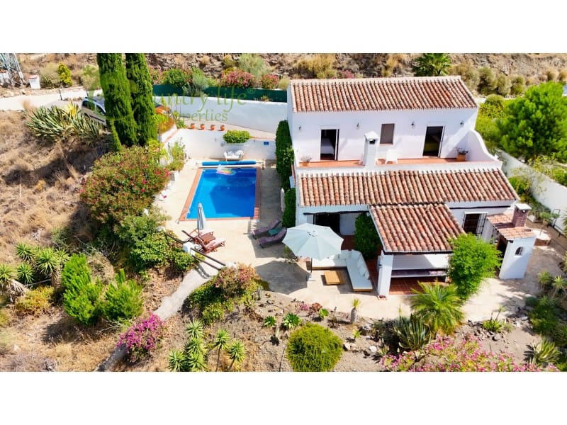 3 Zimmer Finca/Landgut zu verkaufen in Canillas de Aceituno - 499.000 € (Ref: 9973000)