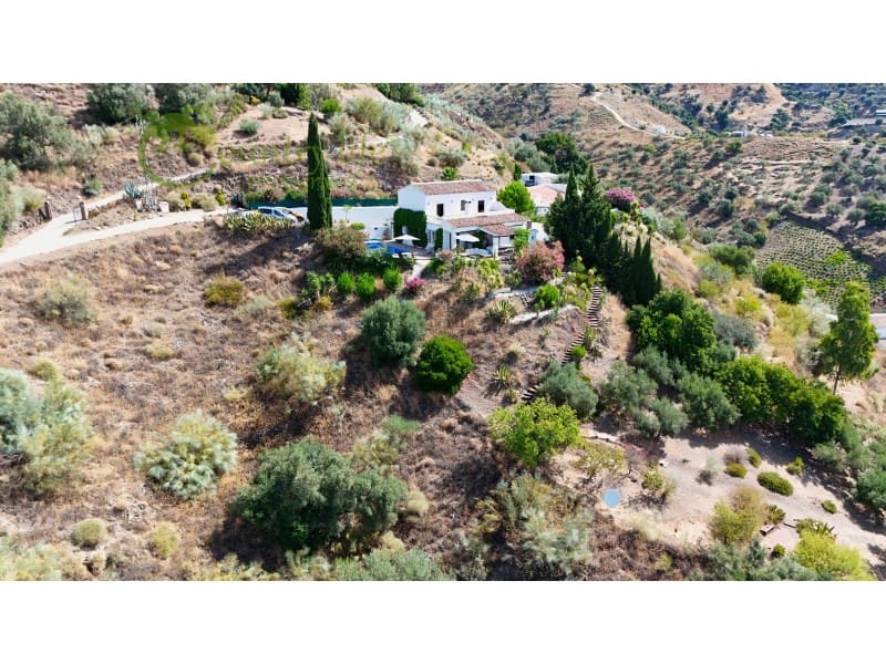 3 Zimmer Finca/Landgut zu verkaufen in Canillas de Aceituno - 499.000 € (Ref: 9973000)