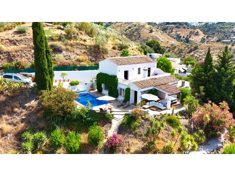 3 Zimmer Finca/Landgut zu verkaufen in Canillas de Aceituno - 499.000 € (Ref: 9973000)