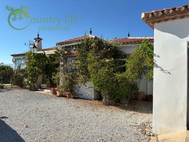 4 sovrum Finca/Hus på landet till salu i Canillas de Aceituno med garage - 345 000 € (Ref: 9999568)