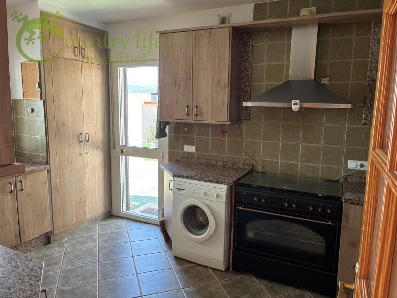 4 sovrum Finca/Hus på landet till salu i Canillas de Aceituno med garage - 345 000 € (Ref: 9999568)