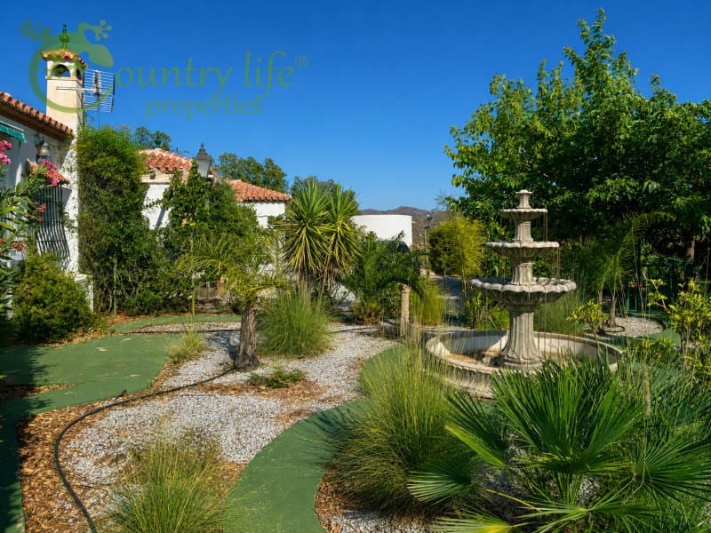 4 sovrum Finca/Hus på landet till salu i Canillas de Aceituno med garage - 345 000 € (Ref: 9999568)