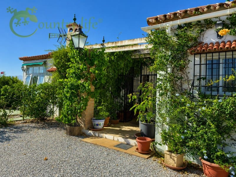 4 sovrum Finca/Hus på landet till salu i Canillas de Aceituno med garage - 345 000 € (Ref: 9999568)