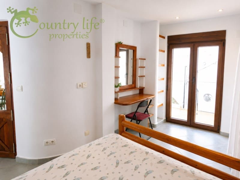 3 makuuhuone Omakotitalo myytävänä paikassa Canillas de Aceituno - 295 000 € (Ref: 9999569)