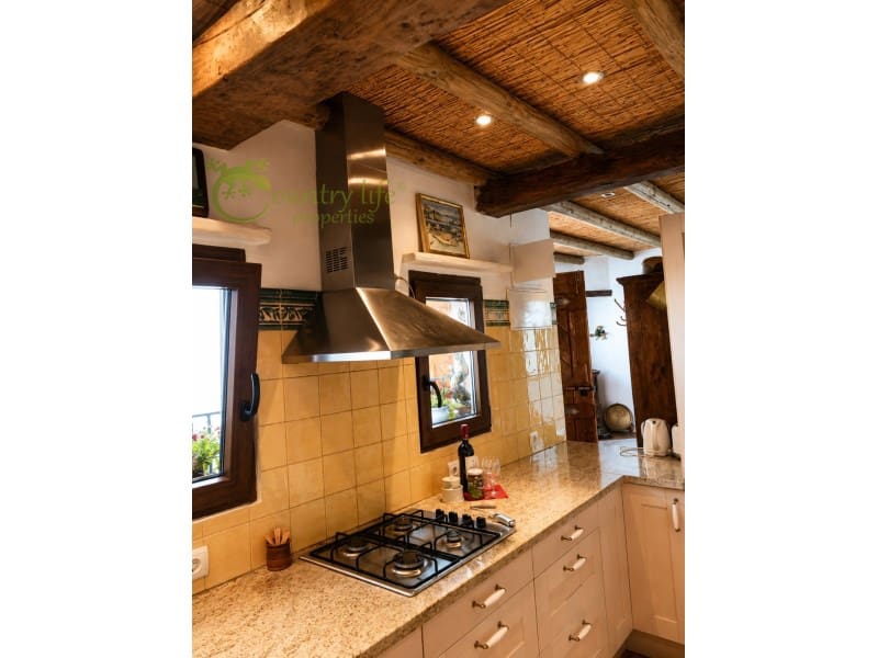3 makuuhuone Omakotitalo myytävänä paikassa Canillas de Aceituno - 295 000 € (Ref: 9999569)