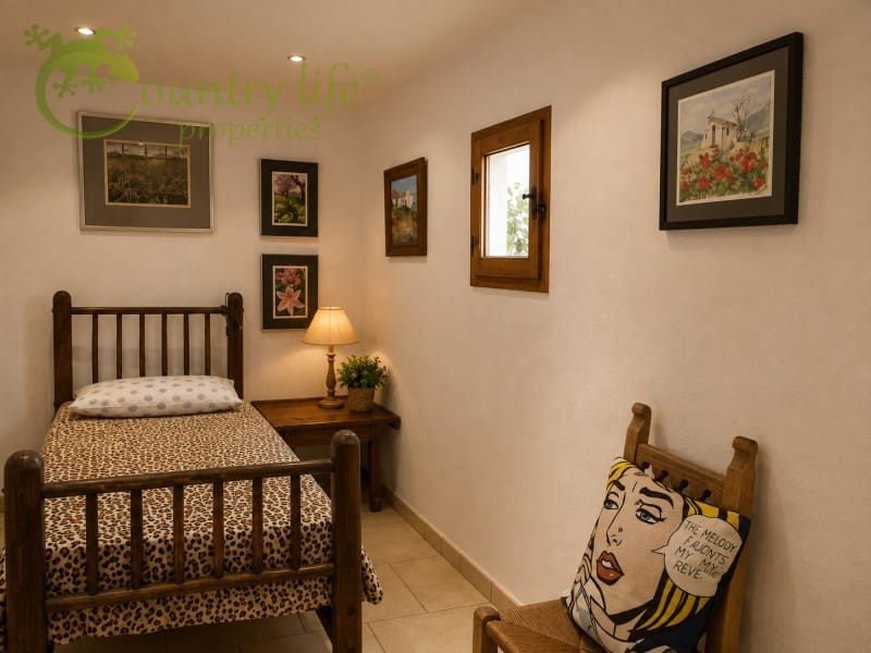 3 makuuhuone Omakotitalo myytävänä paikassa Canillas de Aceituno - 295 000 € (Ref: 9999569)