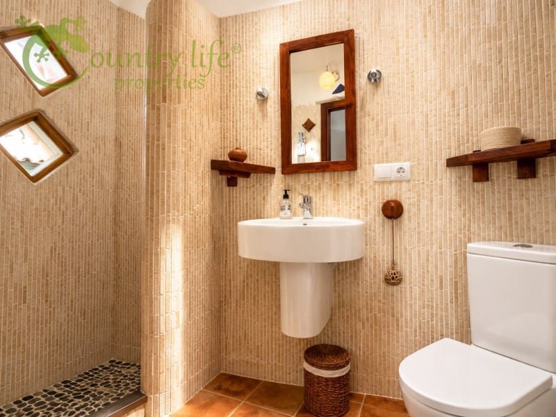 3 makuuhuone Omakotitalo myytävänä paikassa Canillas de Aceituno - 295 000 € (Ref: 9999569)