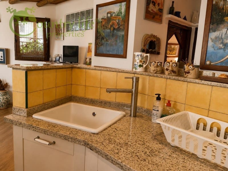 3 makuuhuone Omakotitalo myytävänä paikassa Canillas de Aceituno - 295 000 € (Ref: 9999569)