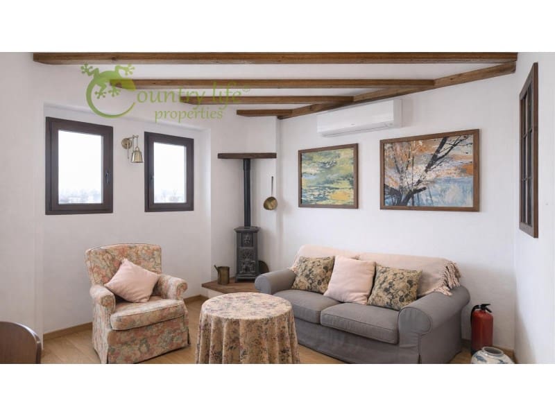 Casa de 3 habitaciones en Canillas de Aceituno en venta - 295.000 € (Ref: 9999569)