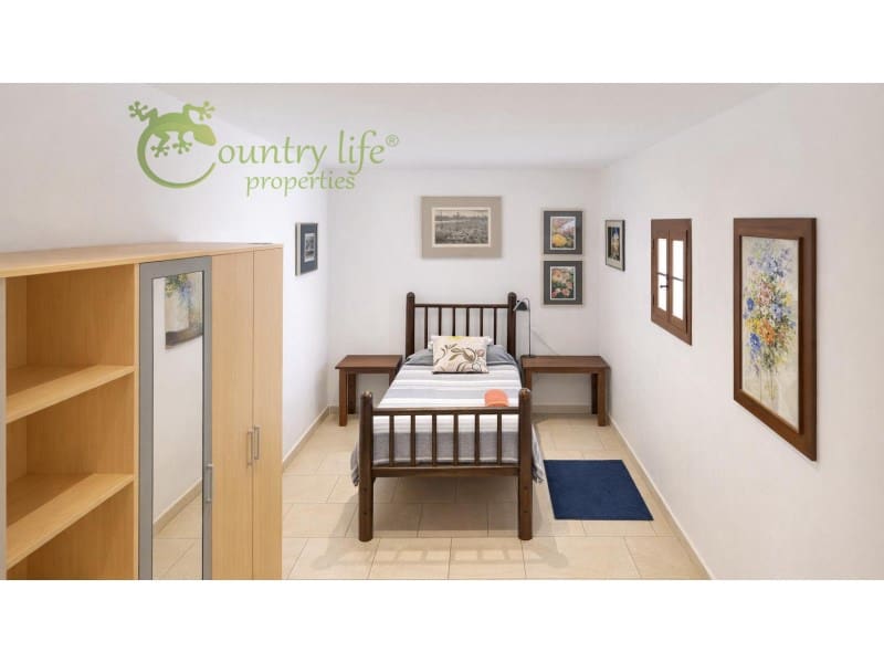 Casa de 3 habitaciones en Canillas de Aceituno en venta - 295.000 € (Ref: 9999569)