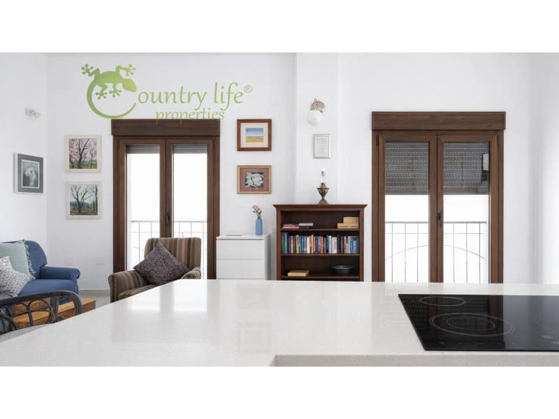 Casa de 3 habitaciones en Canillas de Aceituno en venta - 295.000 € (Ref: 9999569)