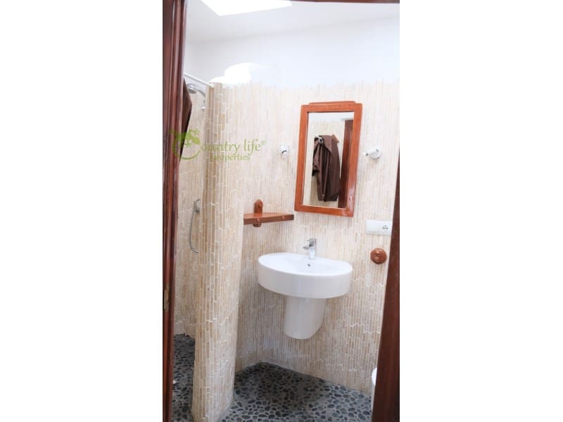 Casa de 3 habitaciones en Canillas de Aceituno en venta - 295.000 € (Ref: 9999569)