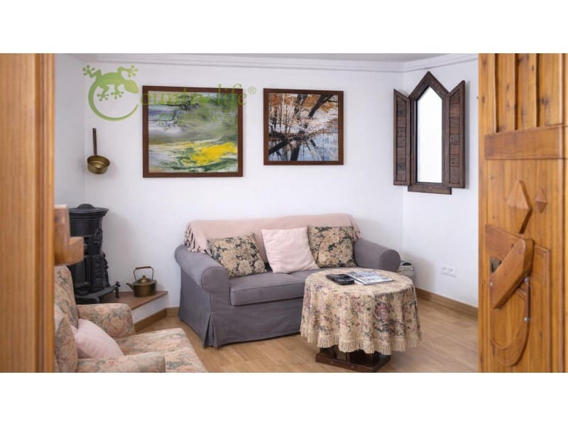 Casa de 3 habitaciones en Canillas de Aceituno en venta - 295.000 € (Ref: 9999569)
