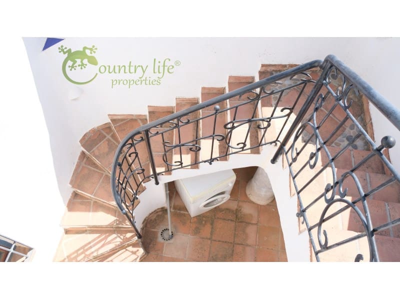 Casa de 3 habitaciones en Canillas de Aceituno en venta - 295.000 € (Ref: 9999569)