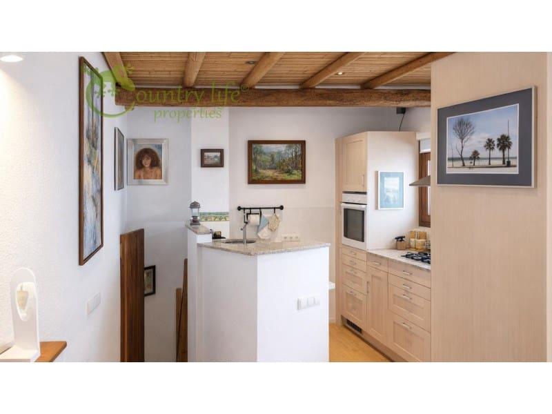 Casa de 3 habitaciones en Canillas de Aceituno en venta - 295.000 € (Ref: 9999569)