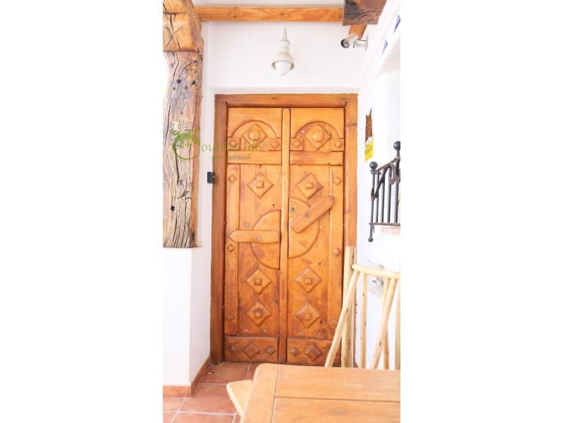 Casa de 3 habitaciones en Canillas de Aceituno en venta - 295.000 € (Ref: 9999569)