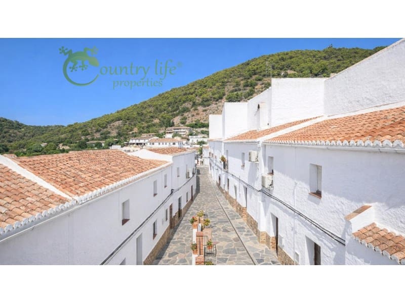 Casa de 3 habitaciones en Canillas de Aceituno en venta - 295.000 € (Ref: 9999569)