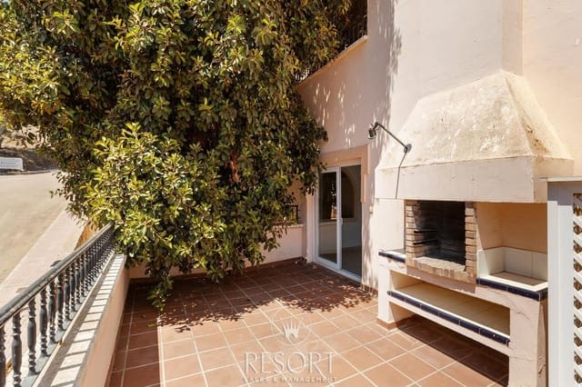 3 soverom Hus til salgs i La Manga Club, Cartagena med svømmebasseng - € 199 000 (Ref: 10016739)