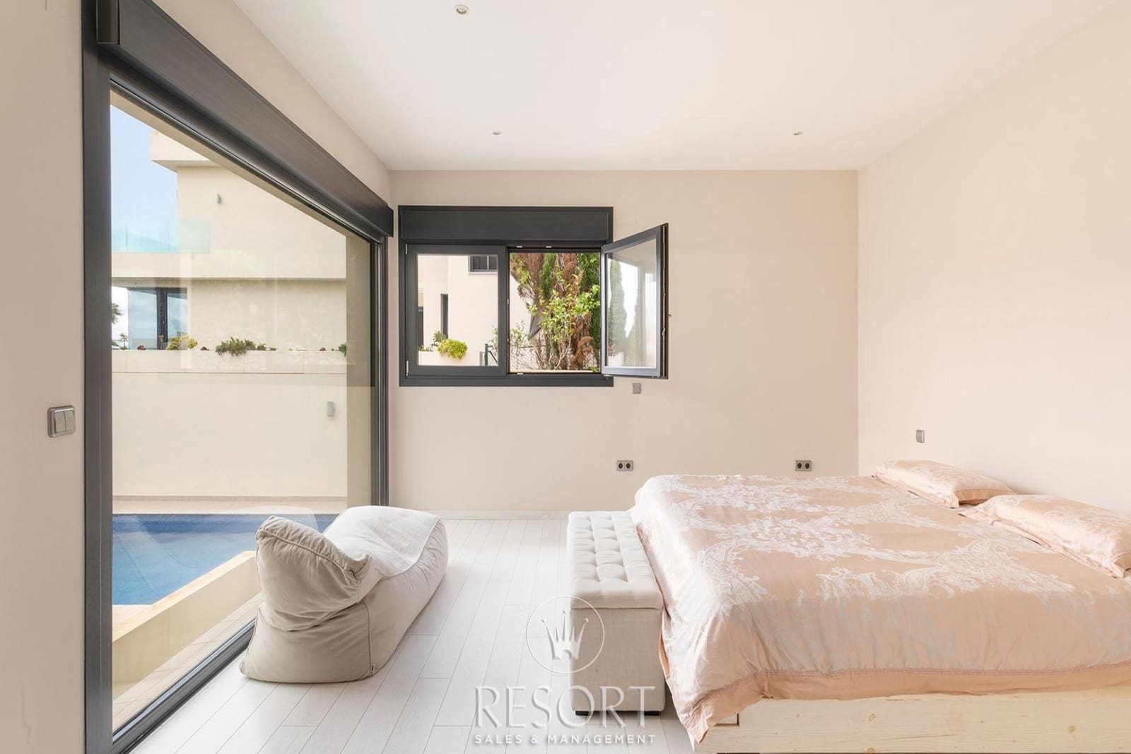 5 bedroom Villa for sale in La Manga Club with pool garage - € 1,750,000 (Ref: 10024552)