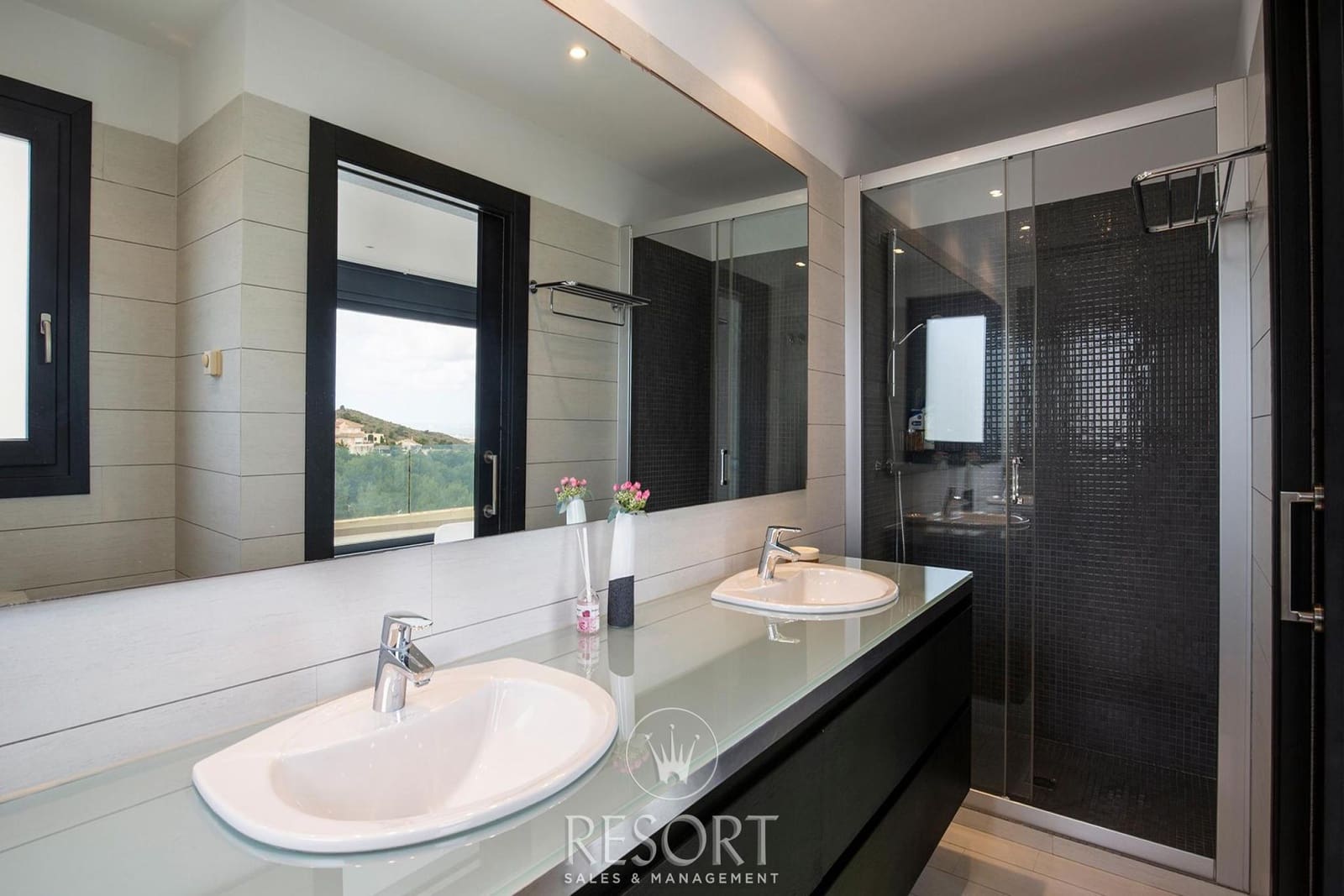 5 bedroom Villa for sale in La Manga Club with pool garage - € 1,750,000 (Ref: 10024552)