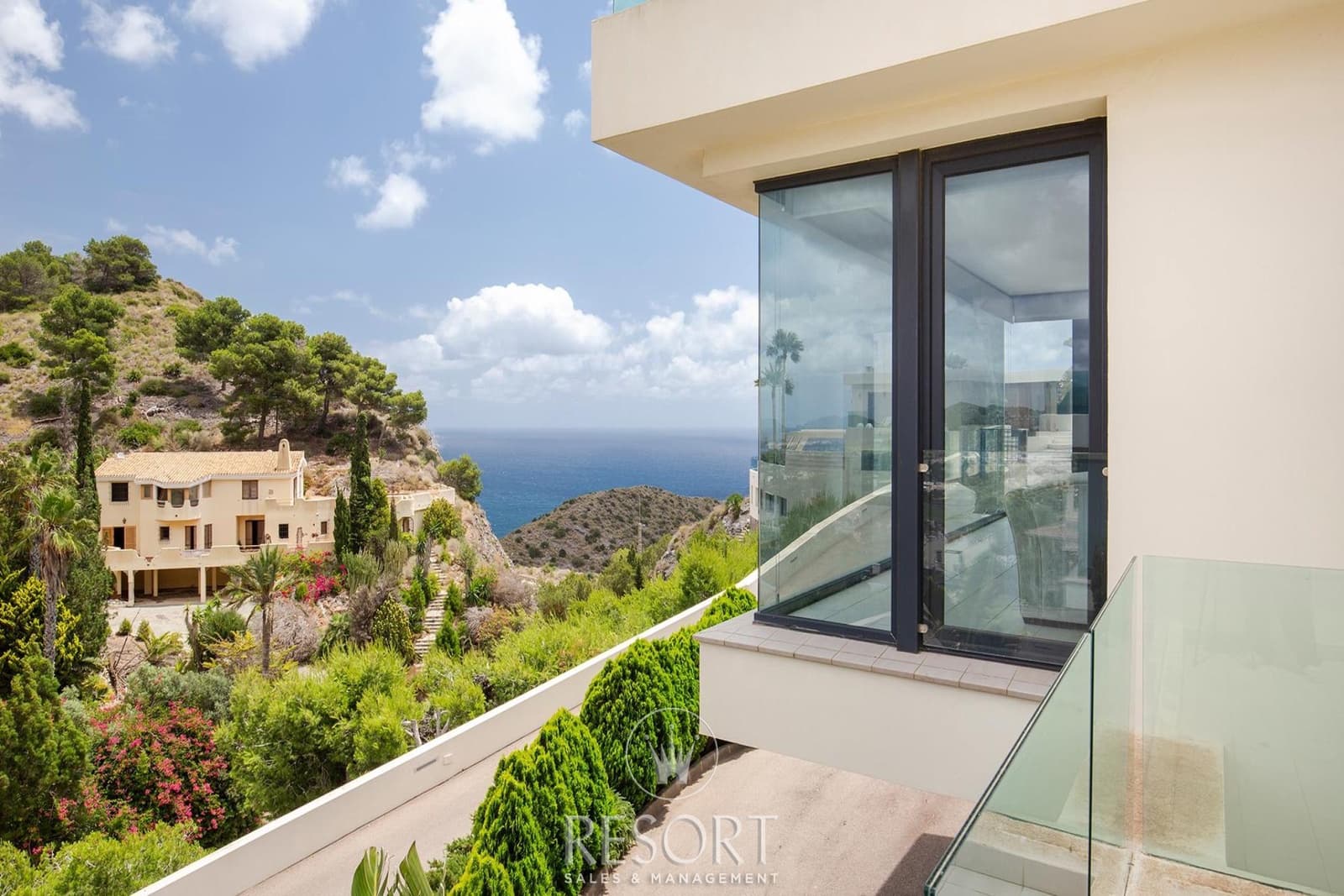 5 bedroom Villa for sale in La Manga Club with pool garage - € 1,750,000 (Ref: 10024552)