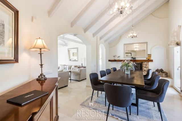 4 bedroom Villa for sale in La Manga Club, Cartagena with pool - € 1,810,578 (Ref: 10024554)