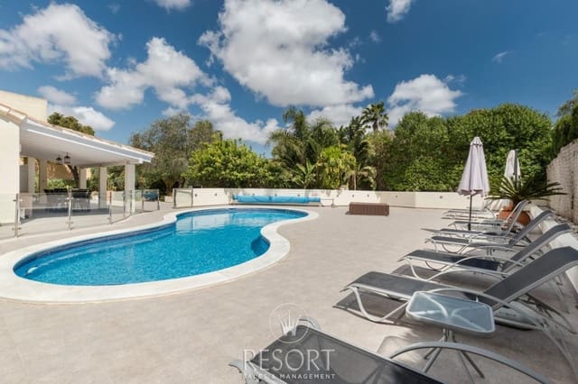 4 bedroom Villa for sale in La Manga Club, Cartagena with pool - € 1,810,578 (Ref: 10024554)