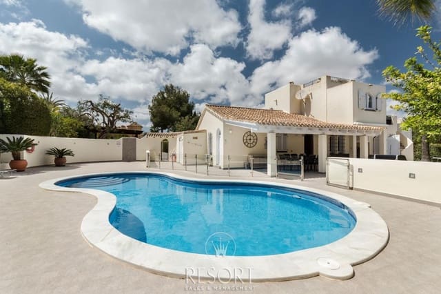 4 bedroom Villa for sale in La Manga Club, Cartagena with pool - € 1,810,578 (Ref: 10024554)