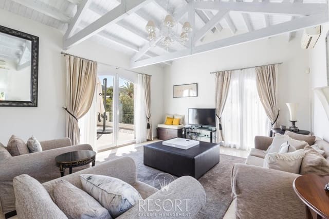 4 bedroom Villa for sale in La Manga Club, Cartagena with pool - € 1,810,578 (Ref: 10024554)