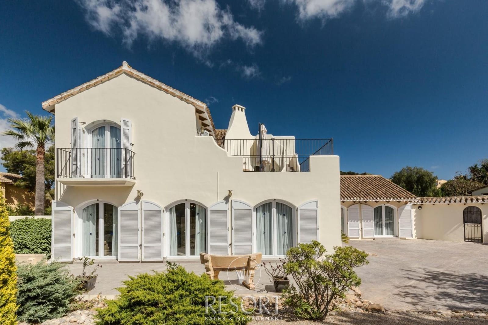 4 bedroom Villa for sale in La Manga Club with pool - € 1,810,578 (Ref: 10024554)