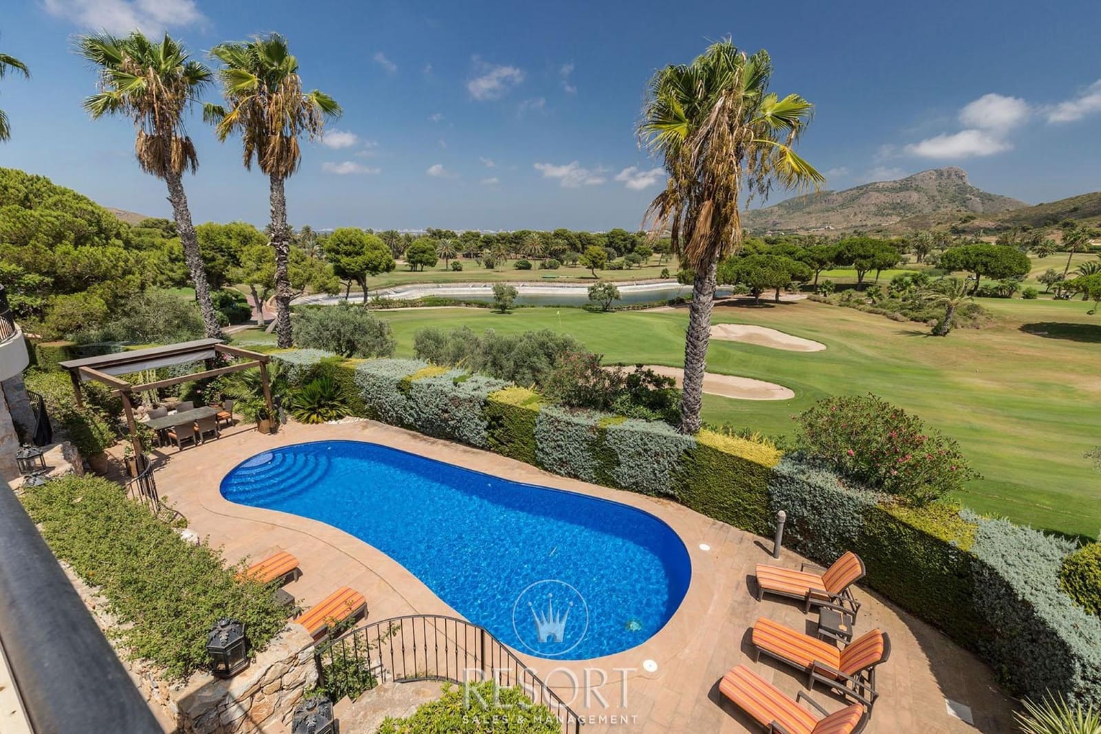 4 Zimmer Villa zu verkaufen in La Manga Club mit Pool Garage - 3.132.476 € (Ref: 5873956)