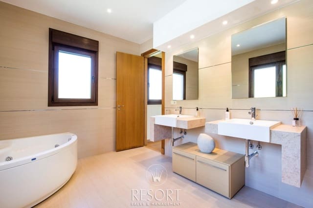 6 soverom Villa til salgs i La Manga Club, Cartagena med svømmebasseng garasje - € 1 735 449 (Ref: 5873979)