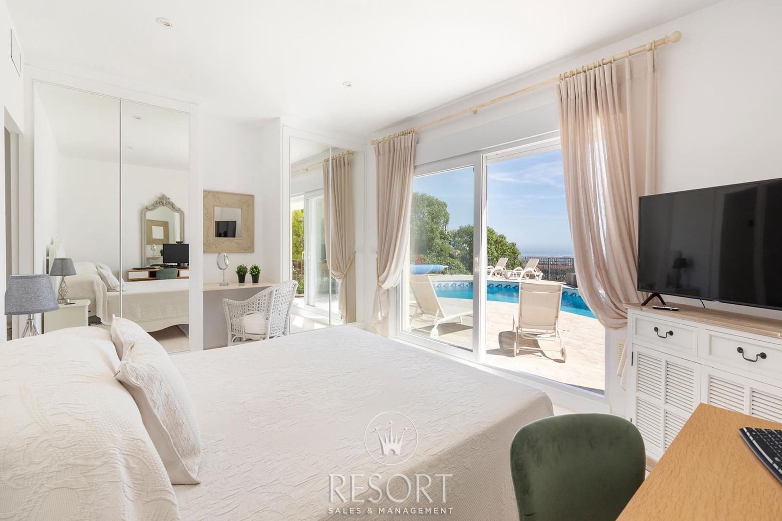 4 chambre Villa/Maison à vendre à Atamaria avec piscine garage - 1 153 556 € (Ref: 6809959)