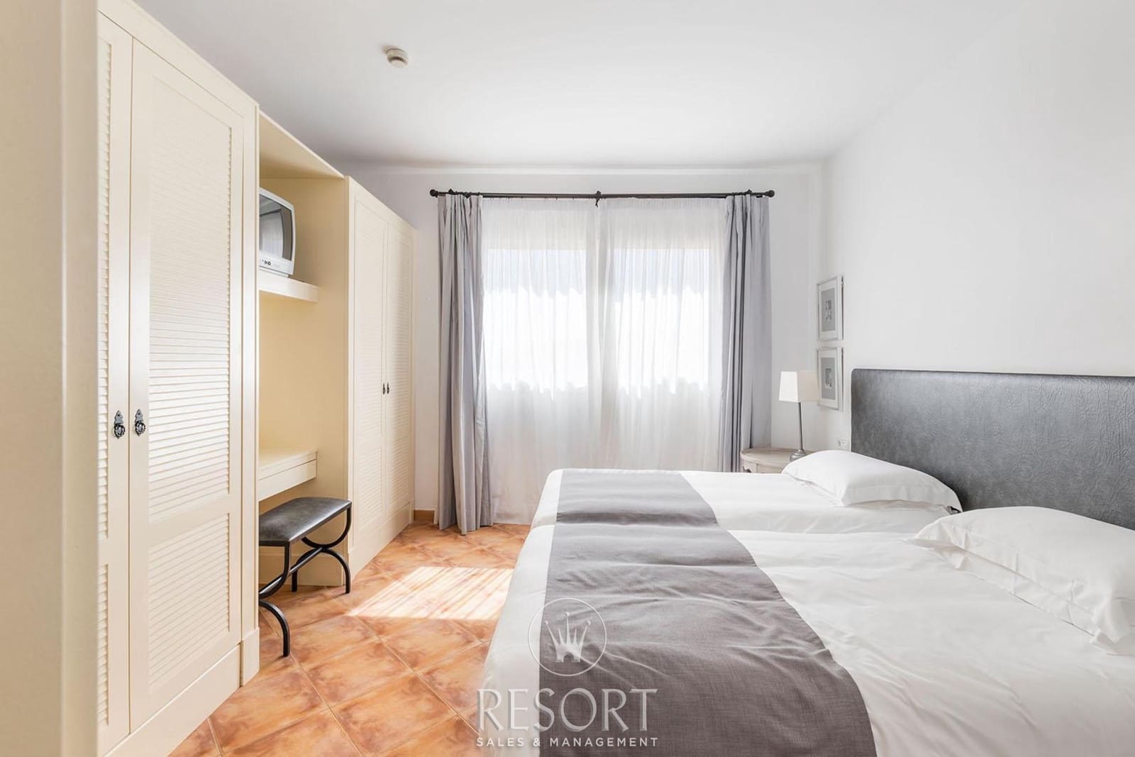 2 bedroom Apartment for sale in La Manga Club with pool - € 150,000 (Ref: 7531295)