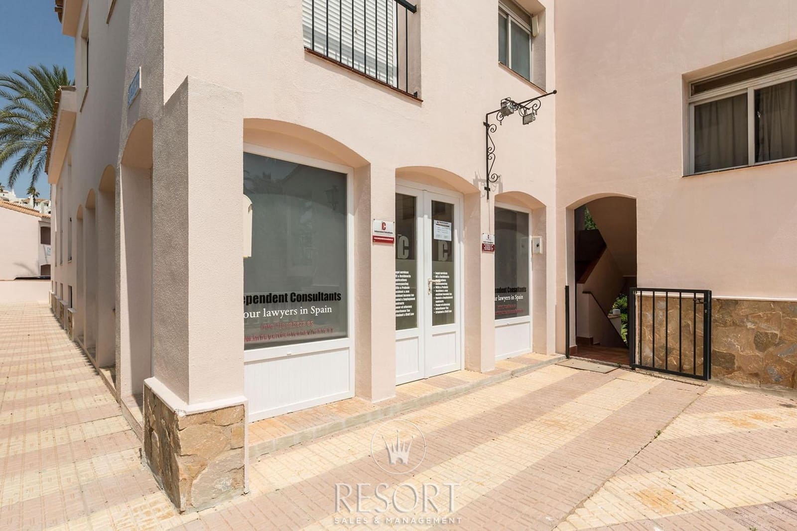 Kommersiell til salgs i La Manga Club - € 120 000 (Ref: 7666111)