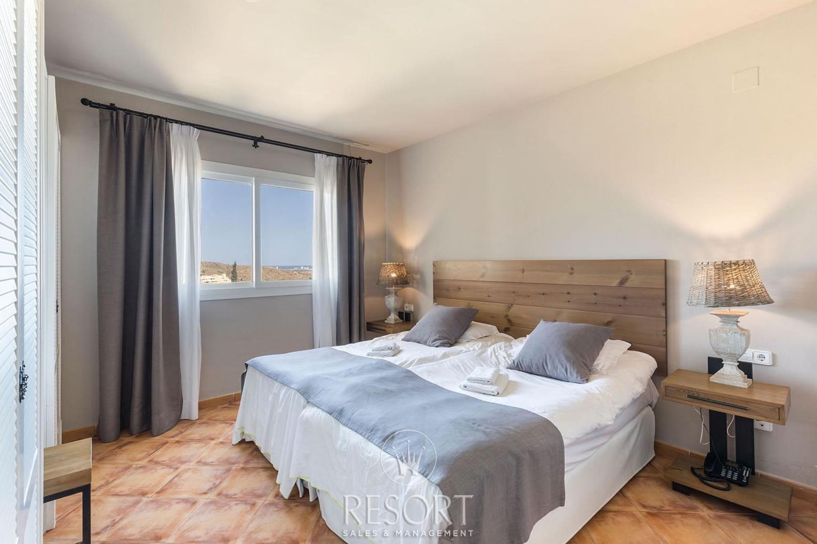 2 soveværelse Lejlighed til salg i La Manga Club med swimmingpool garage - € 159.000 (Ref: 7773674)